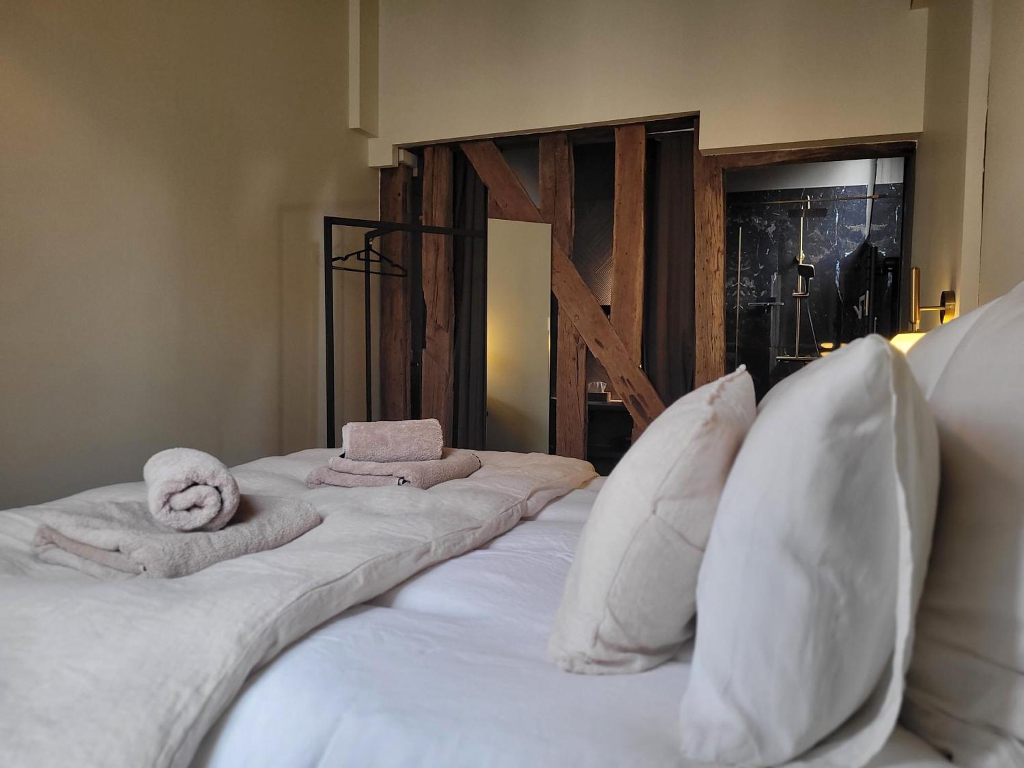 Tresors De Sens Bed & Breakfast Ngoại thất bức ảnh